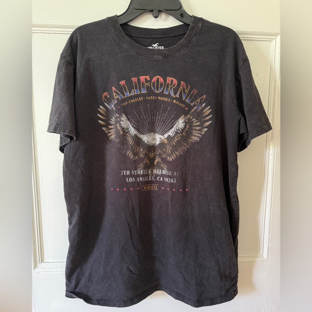 Hollister Black Short Sleeve Graphic Tee